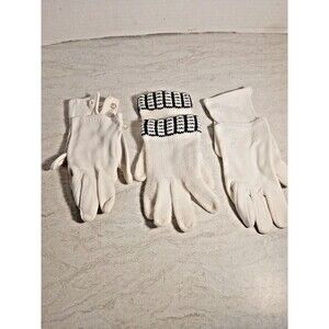 3 Pair of White Small Young Girls Gloves.